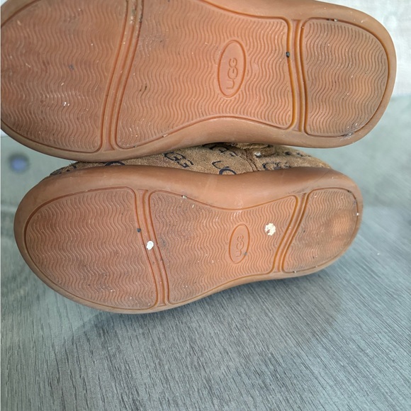 Toddler UGG Keelan Embossed boots - Picture 6 of 9